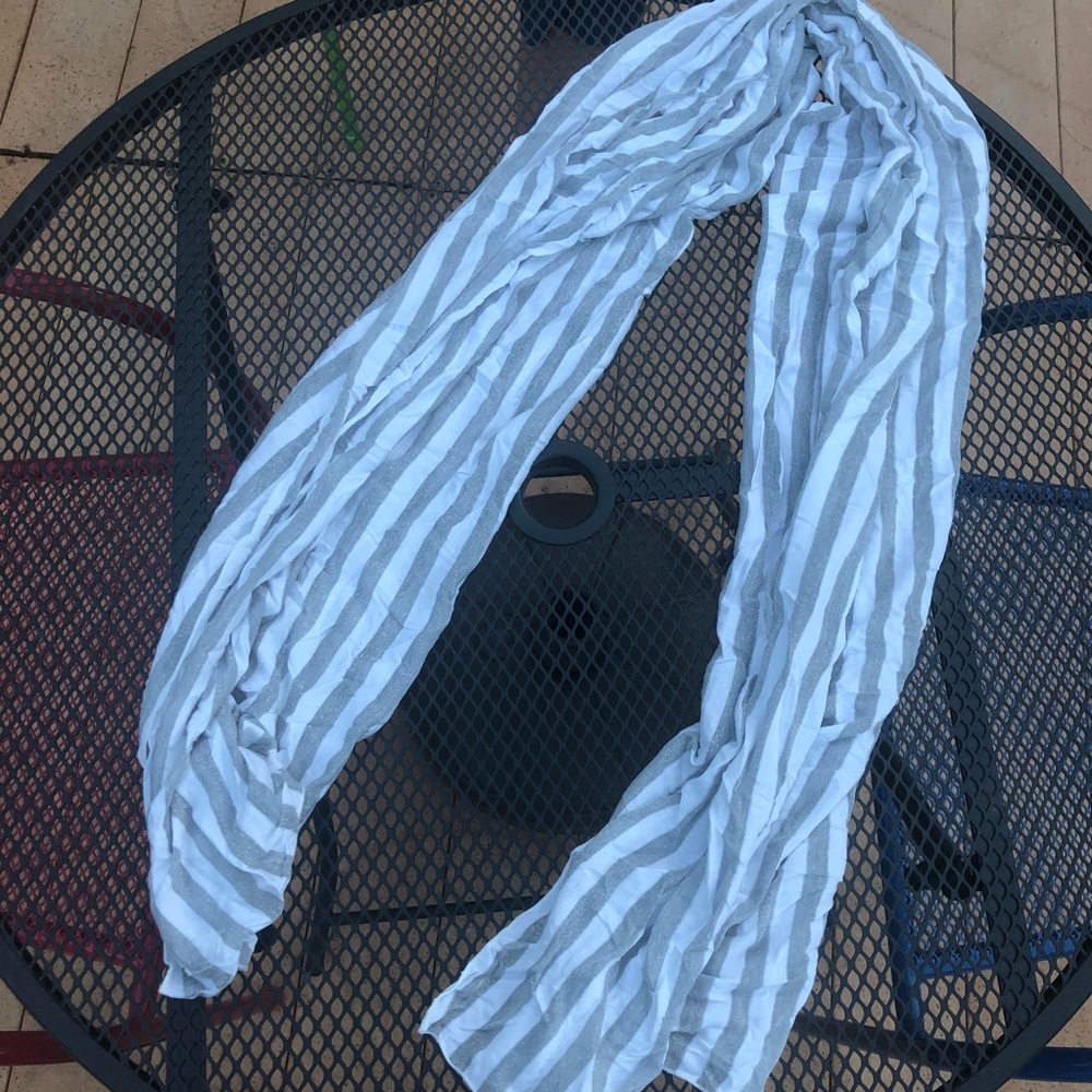 NWT Victoria’s Secret Gray and White Striped Scarf